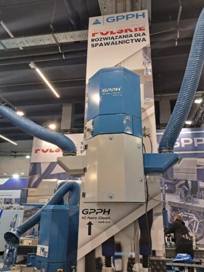 IQ Aero Clean Wall 2.0 Urządzenie filtrujące montowany na ścianie system z dwoma ramionami odciągowymi dwa słoniki system odciągania spalin